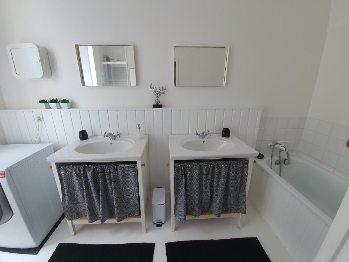 Maison Laurenza 2 Chambres D'Hotes Saint-Jean-de-Liversay Kültér fotó